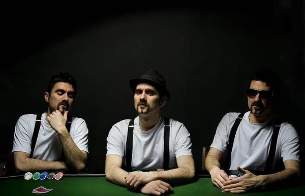 生活中我们经常听到双标这个词，那么双标到底是什么意思呢？