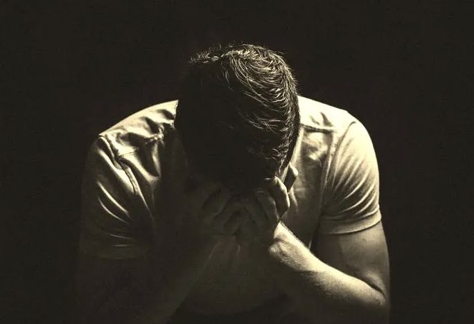 丢眉丢眼是什么意思