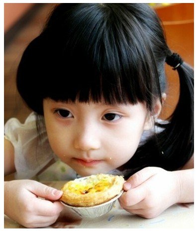 这闺女是谁啊。她这么火，她妈妈知道吗？请看图