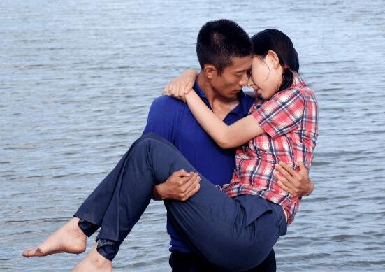 青谷子大楼最后和谁在一块了