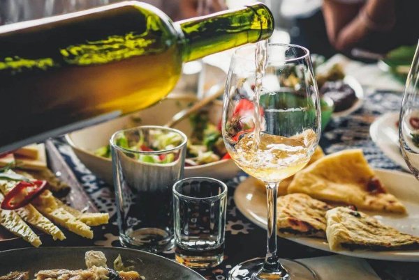 美酒佳肴打一个生肖