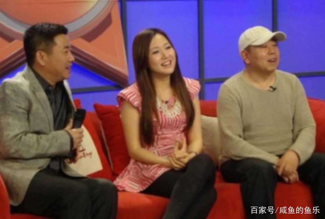 潘长江亲弟弟意外曝光，身高竟有一米八，还是网友深知的老熟人，这是谁？