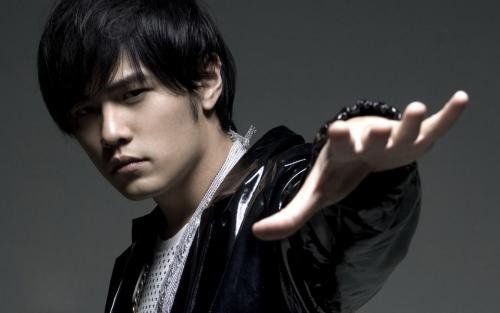 天灰灰会不会让我忘了你是谁是哪首歌的歌词