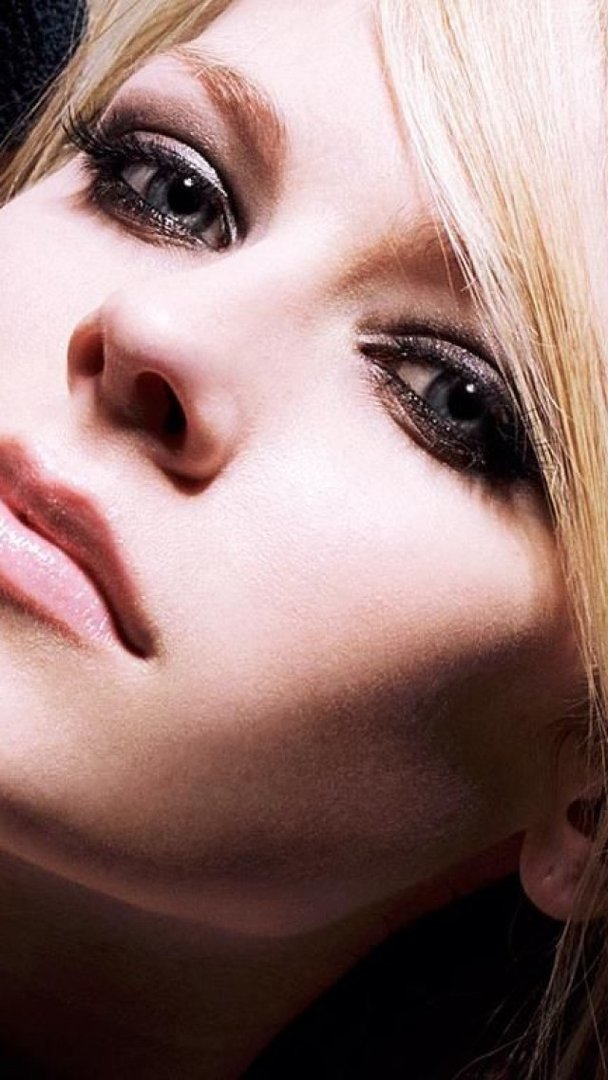 v迷进〜求艾薇儿壁纸。iphone5的。