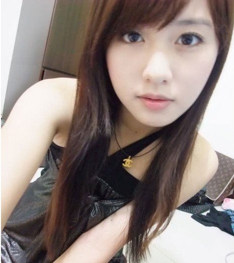 有谁知道这个人是谁？她 叫什么名字啊?