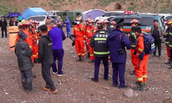 多位甘肃马拉松遇难者家属拒签95万赔偿方案，如何看待这件事情？