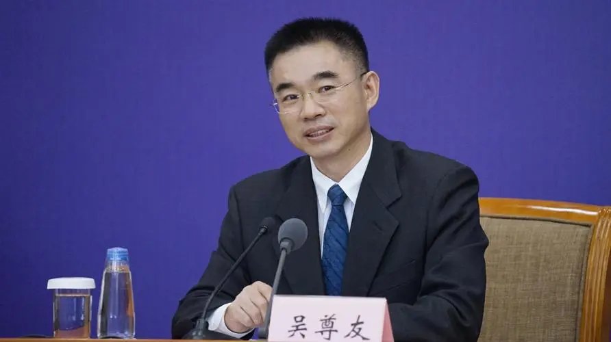 吴尊友回应3年头发全白一事！他为抗击疫情做出了哪些贡献？