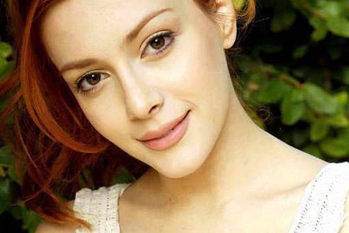 埃莲娜·萨汀为艺术献身电影作品