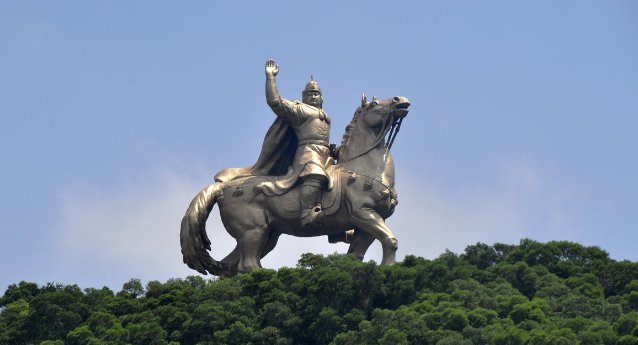 6年级上册课文郑成功的主要内容是什么？？？