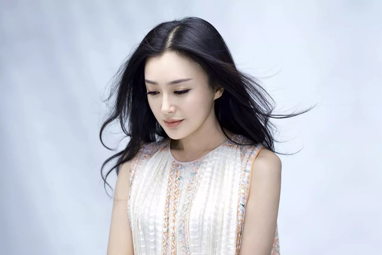 “人间最惨”秦岚：被于正意外拉下水，为恋爱散尽家财反被抛弃，你怎么看？