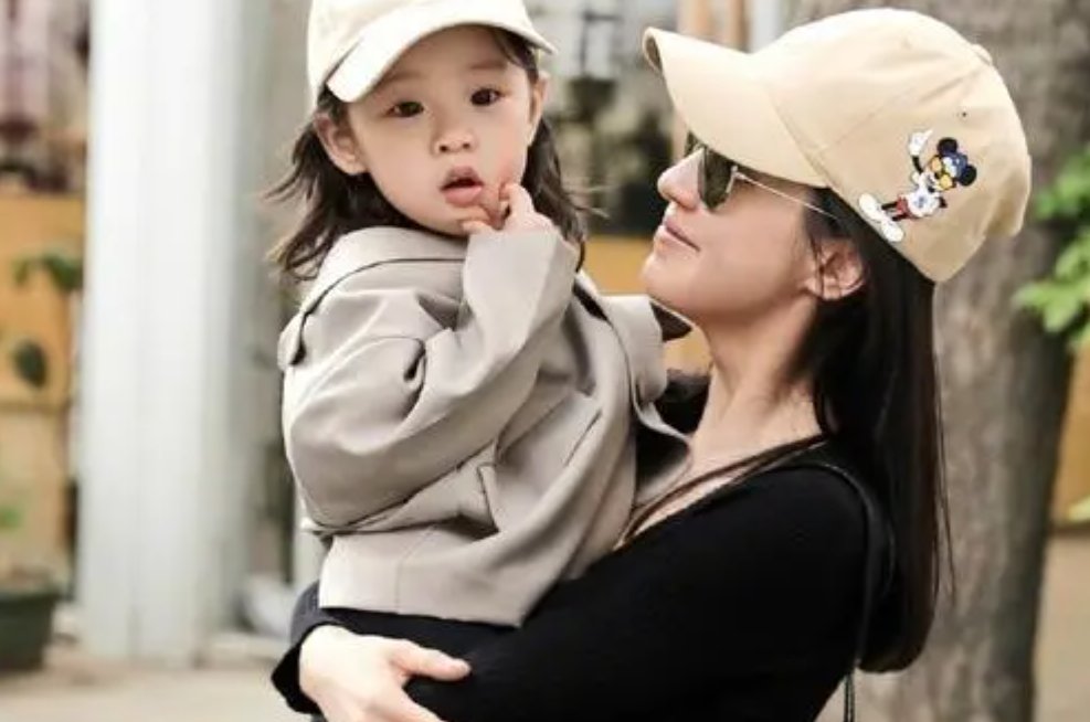 父亲缓慢有力挺送女儿的话