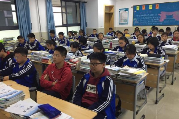 心惊肉跳用来形容什么