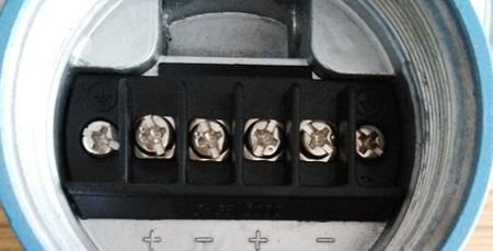 压力变送器怎么接线？
