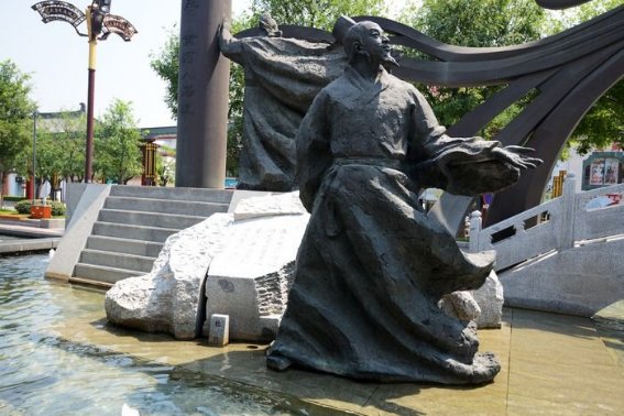 云阔烟深树江澄水浴