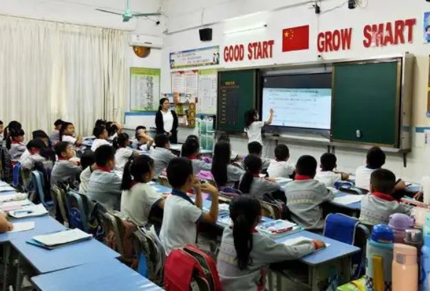 干净短句感恩8字