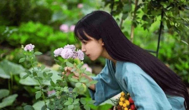 对于李子柒月饼涉嫌违反广告法一事，你怎么看？