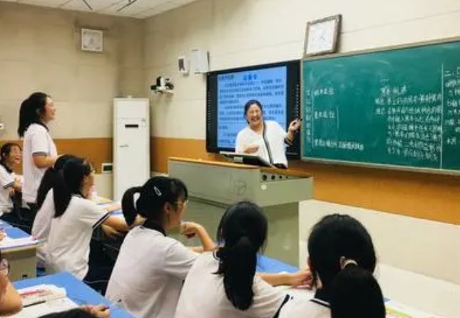 干净短句感恩8字