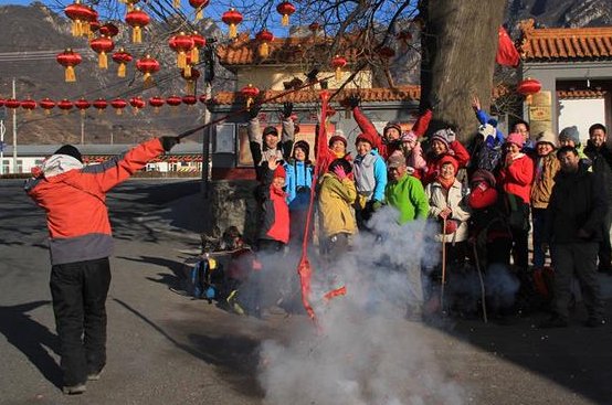 过年就是放鞭炮什么把什么和什么带回家语文题目？