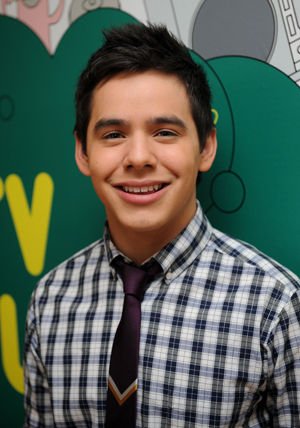 在双面孟汉娜第三季中扮演David Cook的是谁?