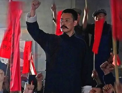 今年的高考作文,据说看过《觉醒年代》的都在窃喜,为何这么说?