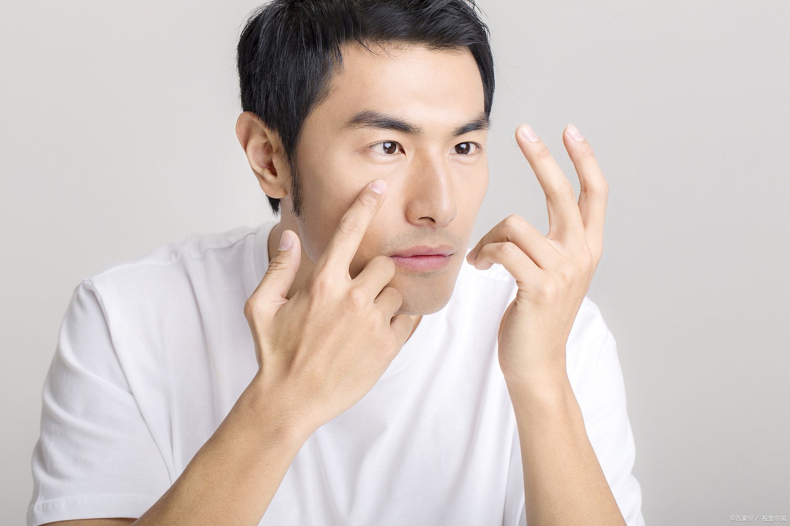 美瞳盒是什么暗语？美瞳盒多久换一次？佩戴美瞳的注意事项有什么？