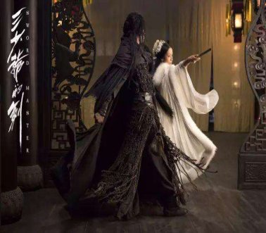 “剑气纵横三万里一剑光寒十九洲”是什么诗？