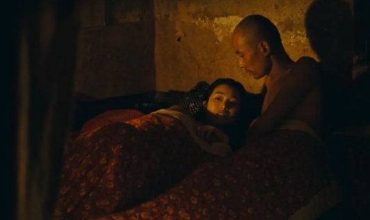 余华小说《活着》中的福贵,为何能活着走出战场?生命的意义到底是什么?