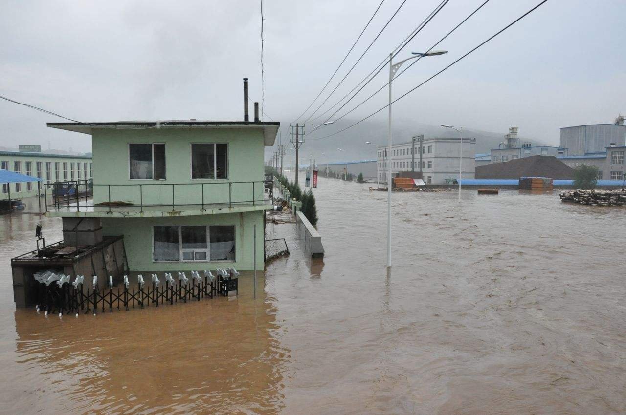 四川乐山洪水拦腰截断大桥，具体是何情况？