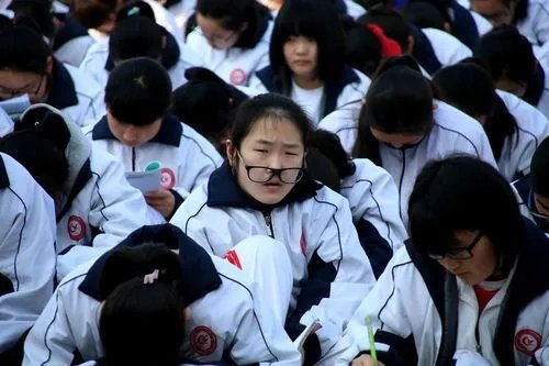 商丘市一教师为密接者,全校停课,该校还采取了哪些防疫措施?