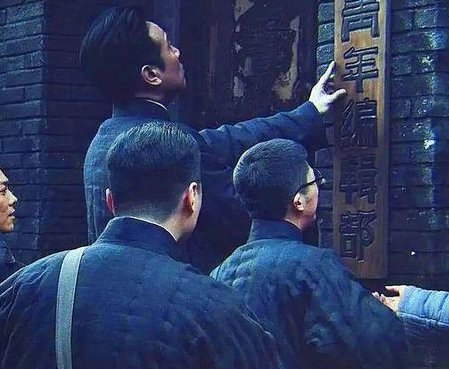 今年的高考作文,据说看过《觉醒年代》的都在窃喜,为何这么说?