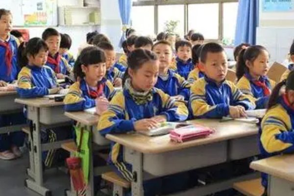 翻肠倒肚指什么生肖