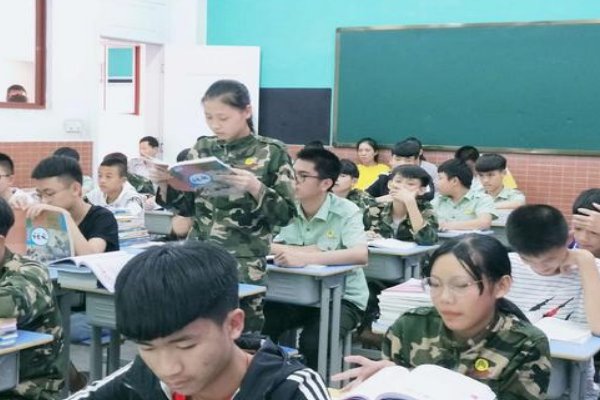 静观其变,打一生肖