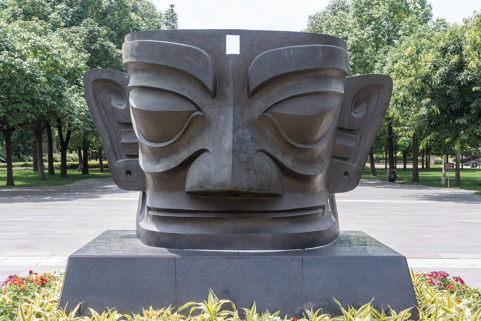 三星堆曾否定了夏朝，二者之间到底有何渊源？