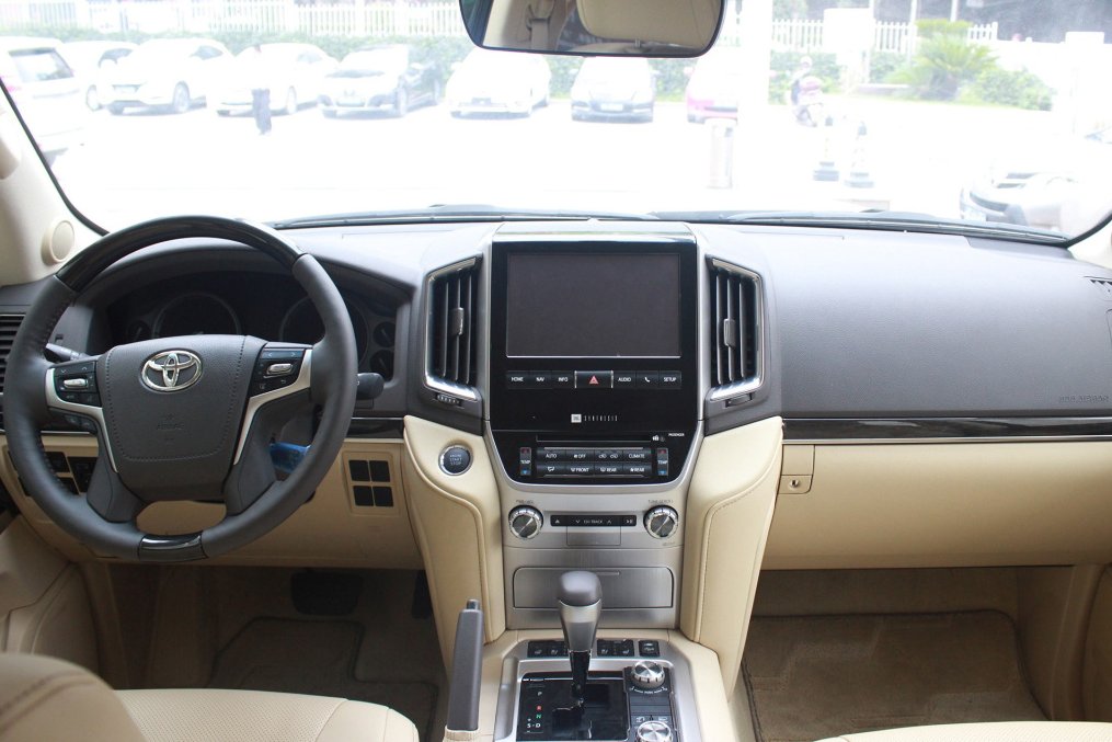 新一代兰德酷路泽归来，3.5L V6混动引擎，还是那个陆巡吗