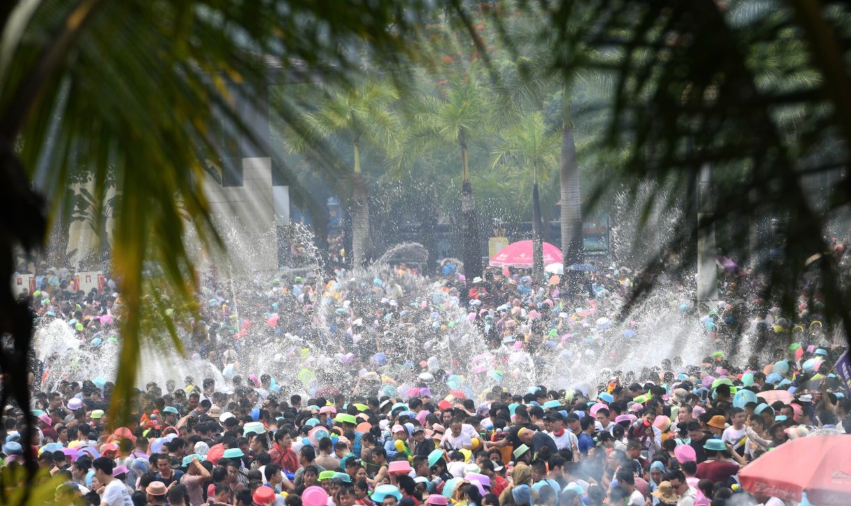 西双版纳泼水节是几月几号