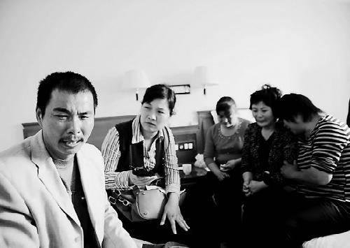 双面少年校内跳楼这种情况如何避免？