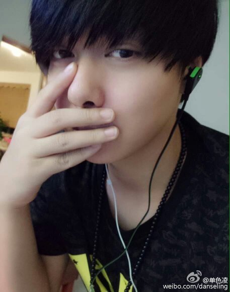 单色凌图片！！