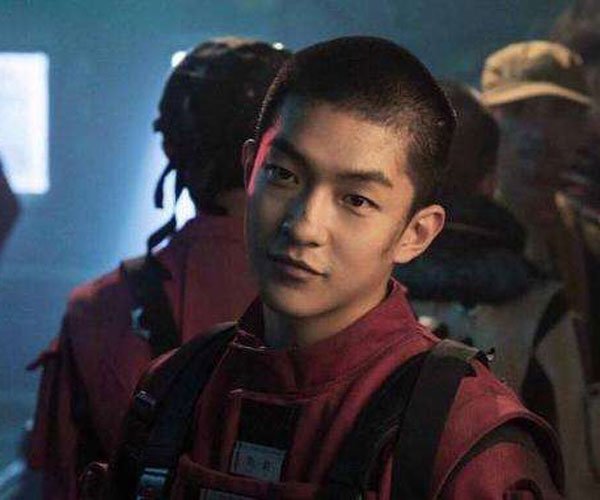 屈楚萧吊多大 古装和现代装差别太大了吧