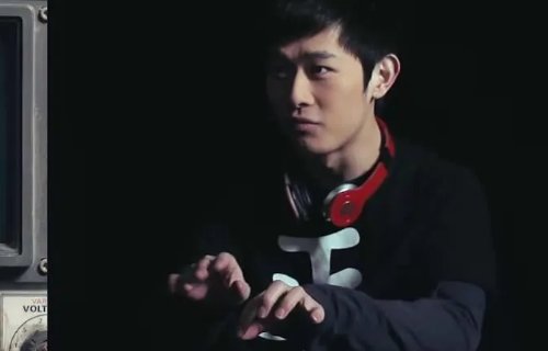 《暗黑者》darker真实身份是什么？