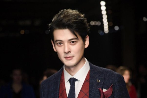 英俊潇洒的意思