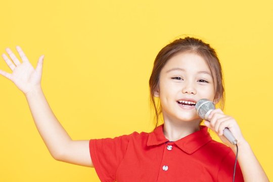 海阔天空串词报幕词