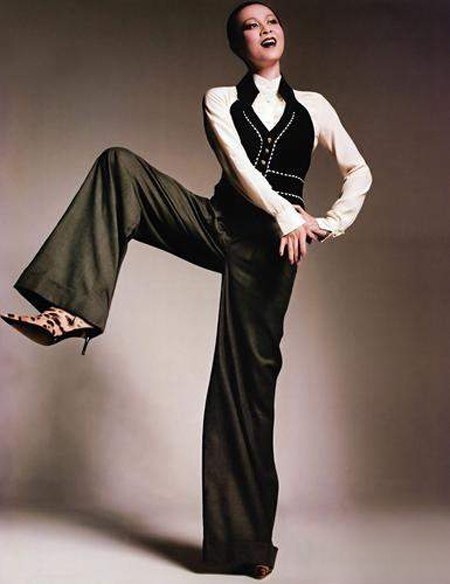 模特刘嘉玲大胆图片怎么回事 娱乐圈可能没有人认识