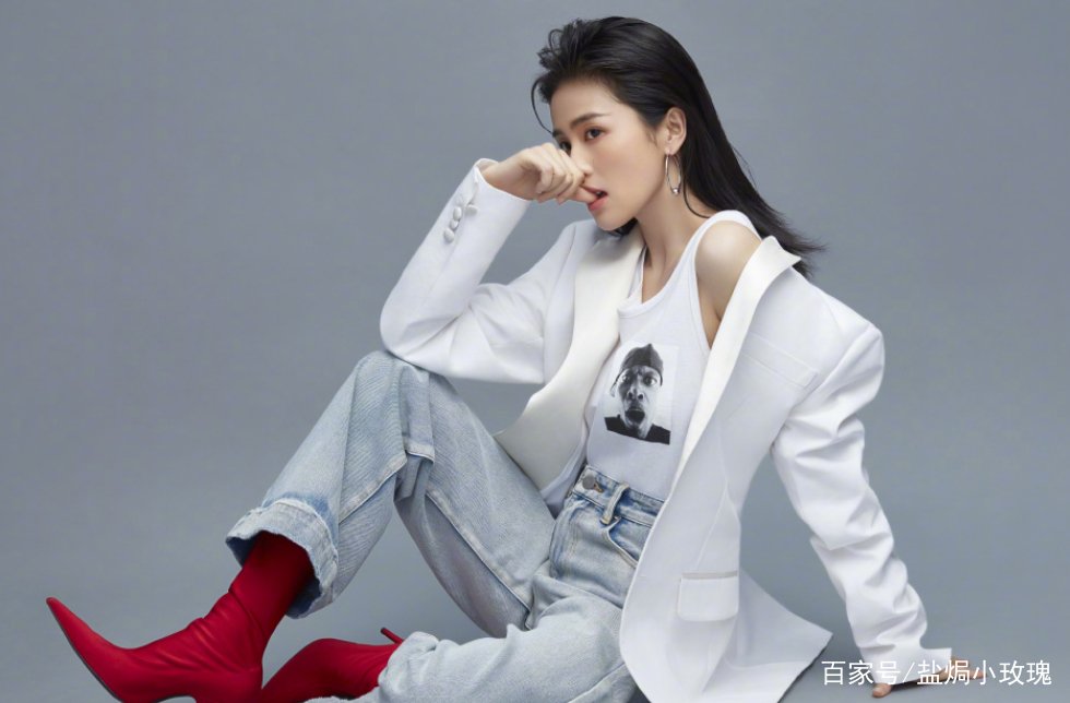 白鹿为什么好资源这么多?她的家庭背景很强大吗