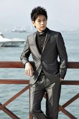 院方称林志颖可自行饮食已返家休养，脸部手术已经完成了吗？