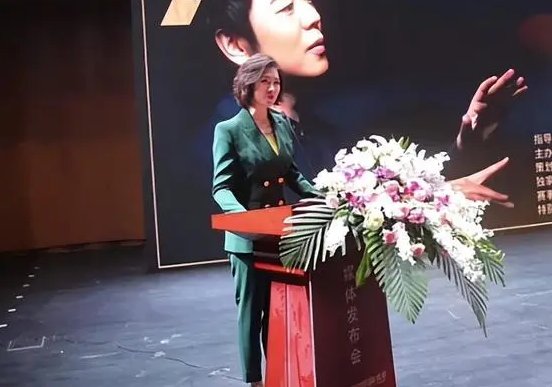 央视主持人王静个人简历