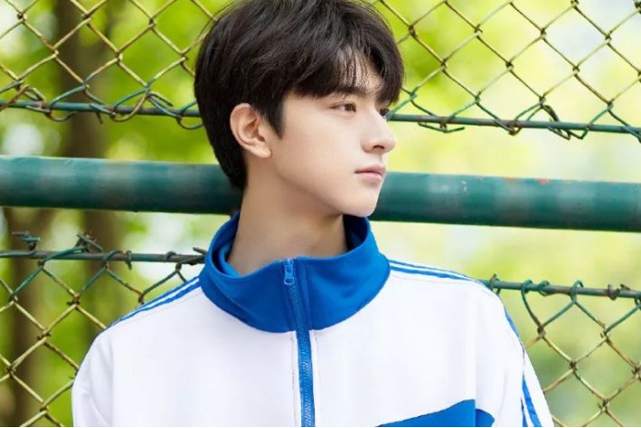 人不轻狂枉少年什么意思