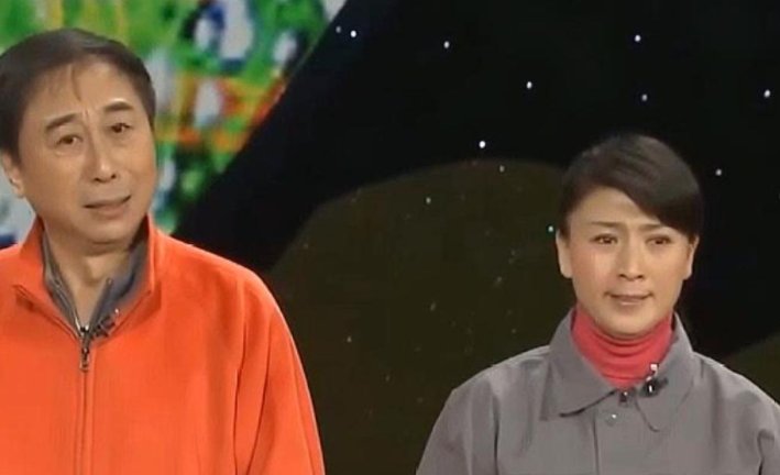 请问冯巩和闫学晶是什么关系？