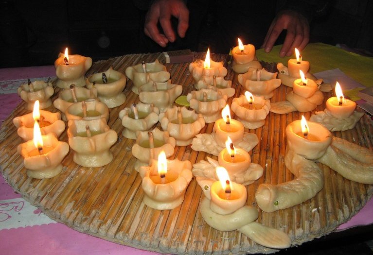 元宵节是为了纪念谁而设立的？