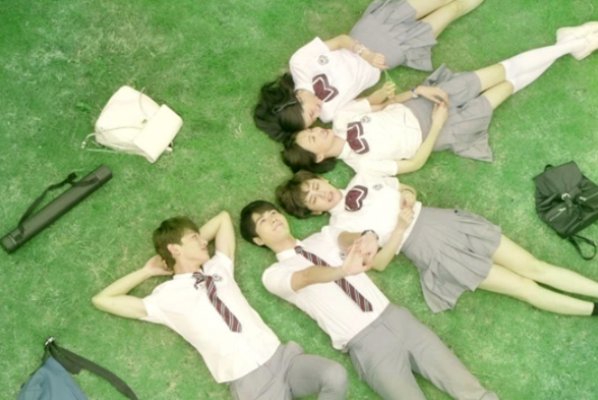 青春的盛会指的是什么？