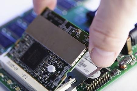 女孩修电脑被植入偷拍软件,还有哪些修电脑惹出的麻烦?